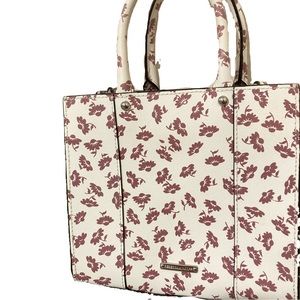 I am selling this because I no longer use it. It is in very good condition.